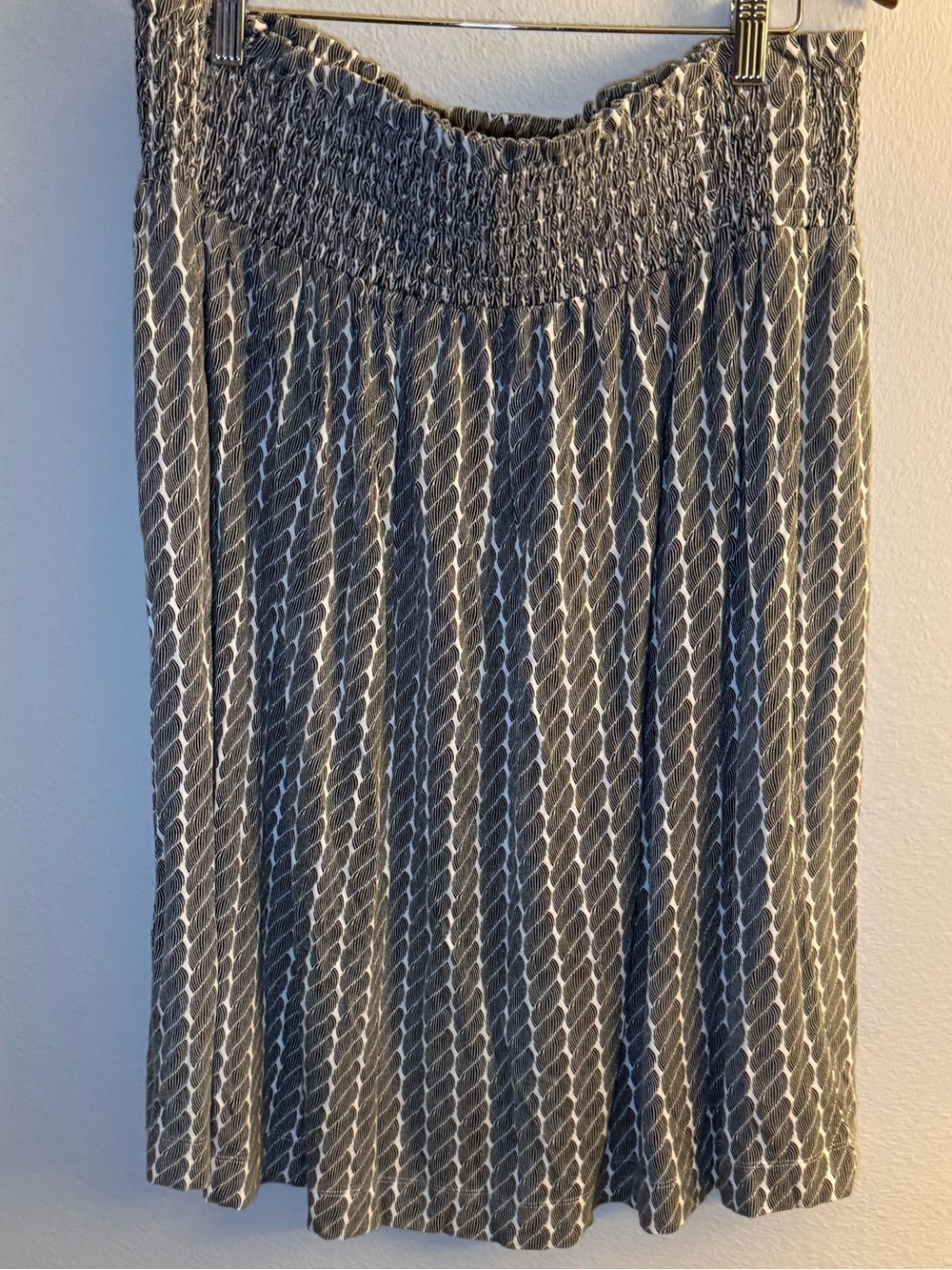kate quinn Grey Patterned Smocked Midi Skirt
